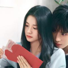 陷入我们的热恋 - reKaaMHb1b6LC3ehppR3nIafKNs.jpg